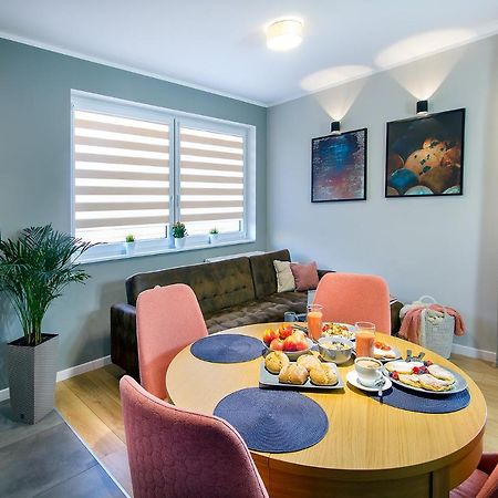 W&K Apartments - Blue Suite - Faktura Vat, Parking コシャリン エクステリア 写真