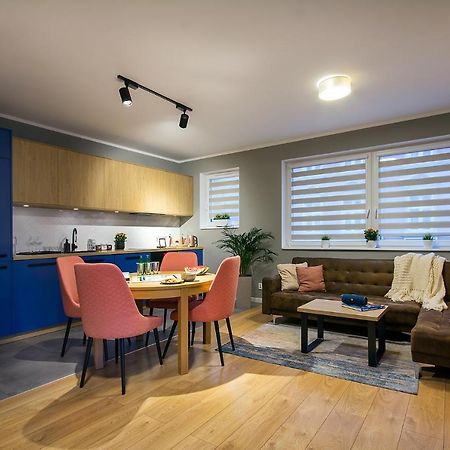 W&K Apartments - Blue Suite - Faktura Vat, Parking コシャリン エクステリア 写真