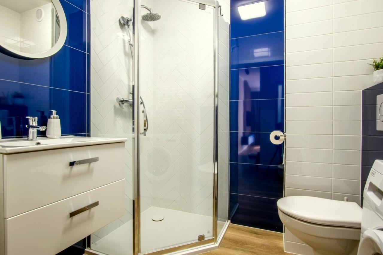 W&K Apartments - Blue Suite - Faktura Vat, Parking コシャリン エクステリア 写真