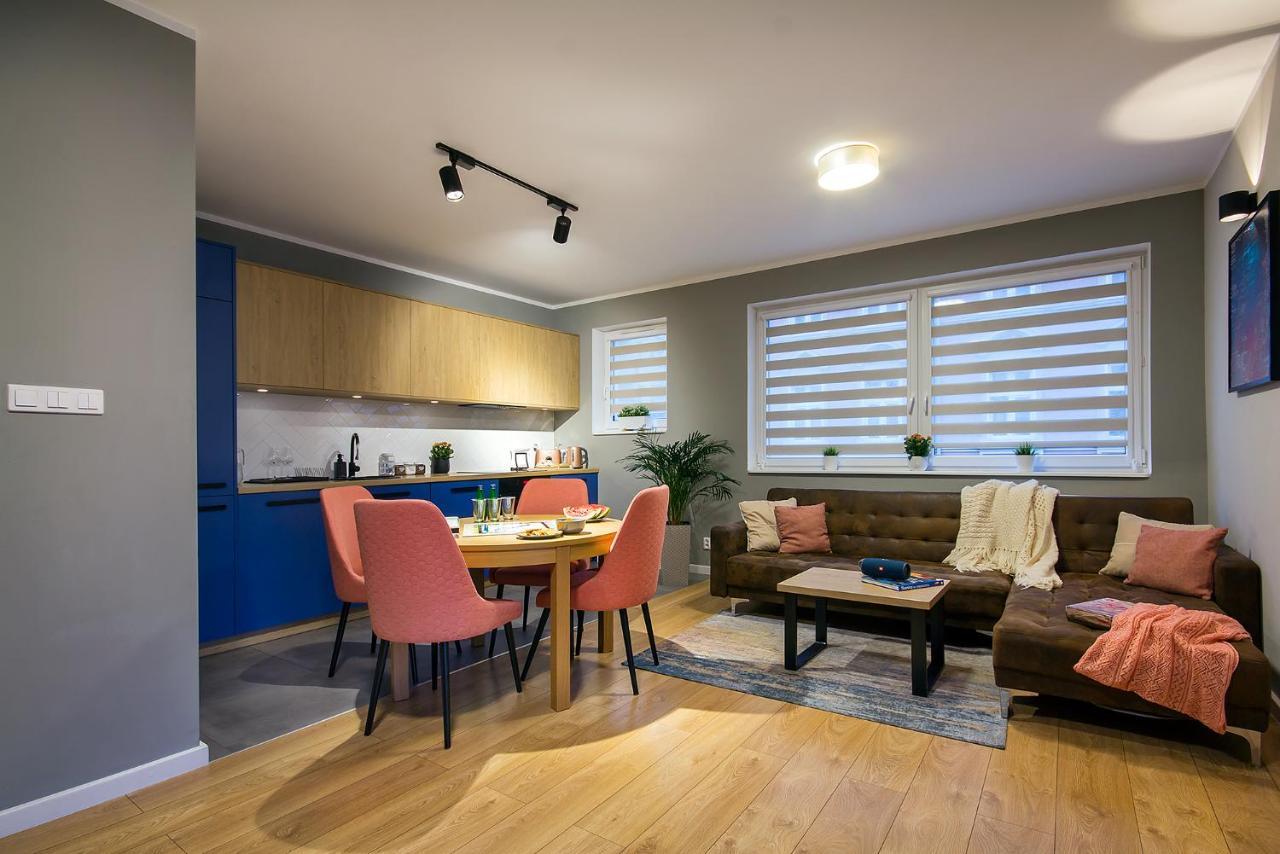 W&K Apartments - Blue Suite - Faktura Vat, Parking コシャリン エクステリア 写真