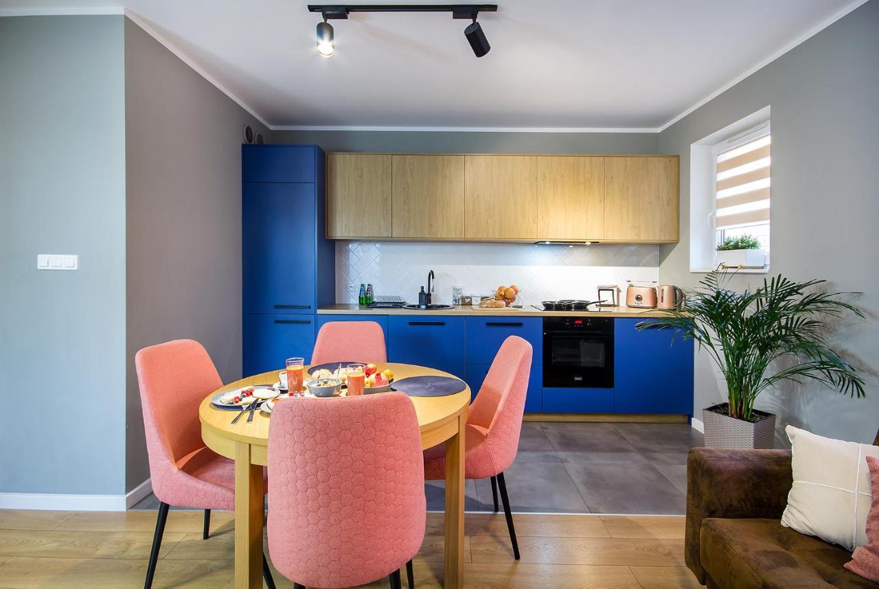 W&K Apartments - Blue Suite - Faktura Vat, Parking コシャリン エクステリア 写真