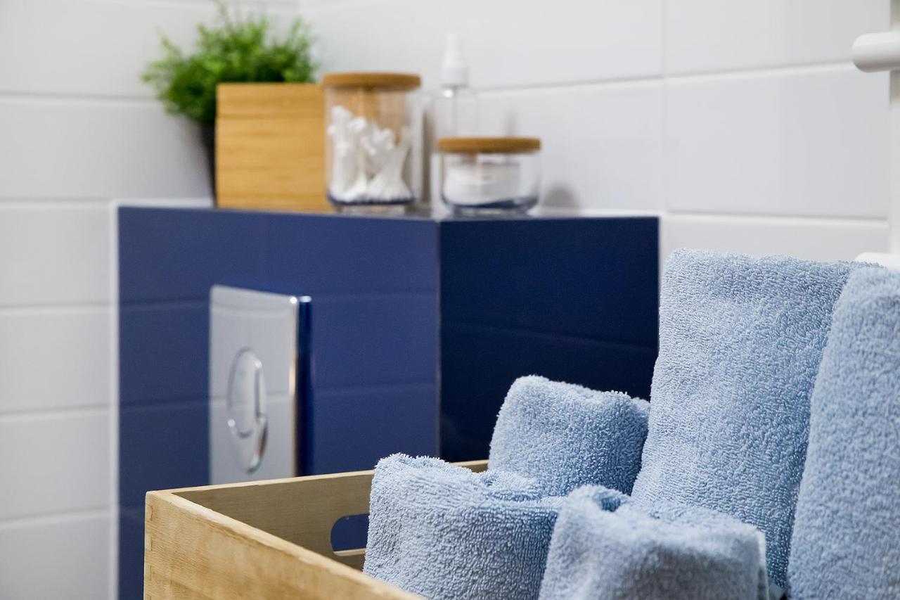 W&K Apartments - Blue Suite - Faktura Vat, Parking コシャリン エクステリア 写真