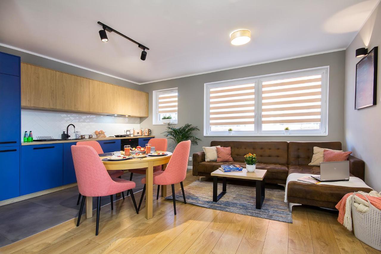 W&K Apartments - Blue Suite - Faktura Vat, Parking コシャリン エクステリア 写真