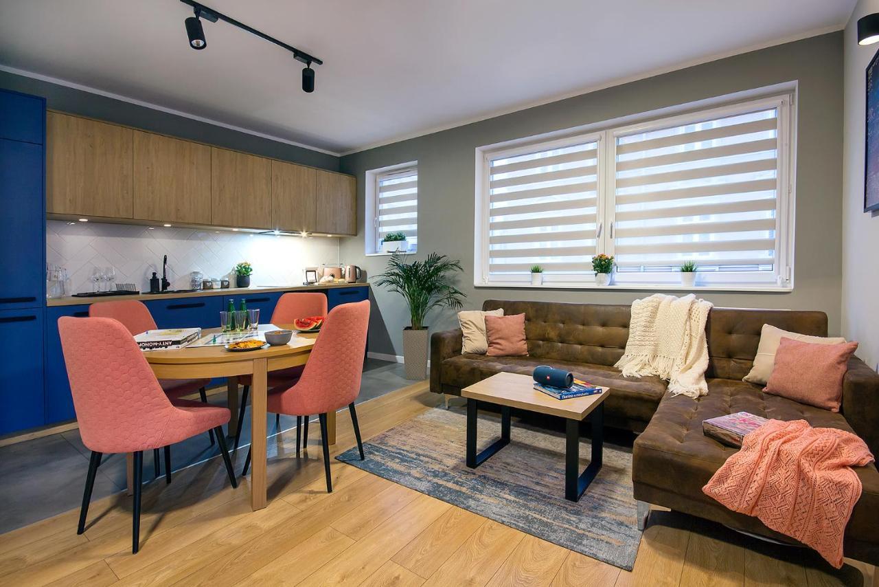 W&K Apartments - Blue Suite - Faktura Vat, Parking コシャリン エクステリア 写真